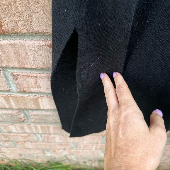 Elegant Black Turtleneck Dress - Picture 5 of 10